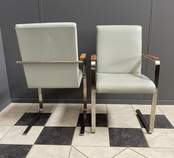 Sillas únicas de cromo y cuero gris, fabricadas bajo pedido en la década de 1980. – Sillas y sillones (photo 14 of 17)