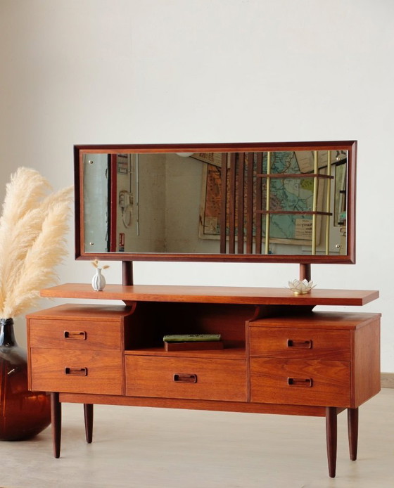 Image 1 of Toletta inglese vintage degli anni '60 – Design di metà secolo