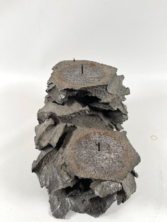 Image 1 of Bougeoir sculptural de style brutaliste en aluminium massif moulé