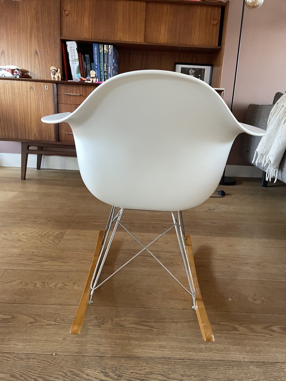 Image 1 of Vitra Eames RAR schommelstoel