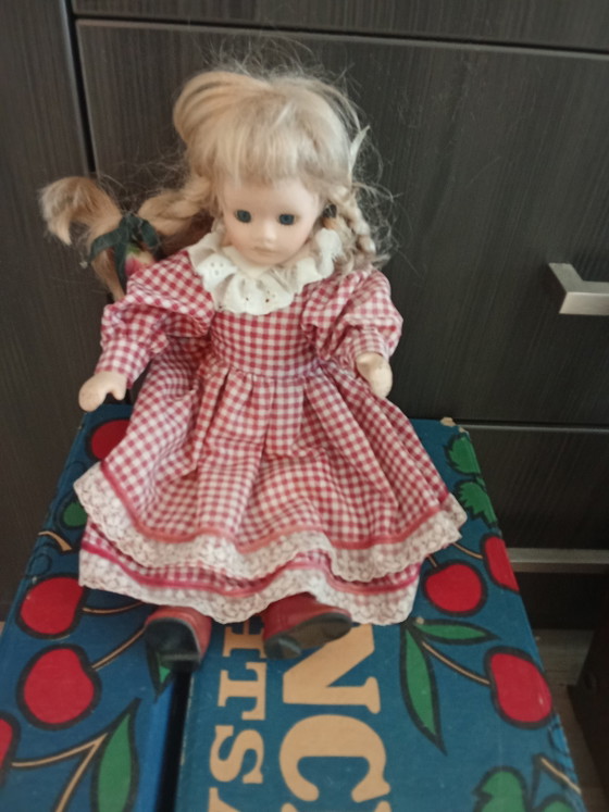 Image 1 of Ensemble de poupées en porcelaine vintage uniques