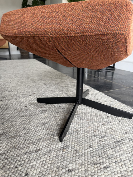 Image 1 of Silla giratoria con reposapiés