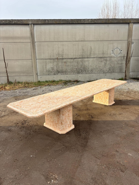 Mesa de comedor de mármol con diseño de teselado de Maitland & Smith con 10 sillas. – Mesas de jardín (photo 3 of 7)