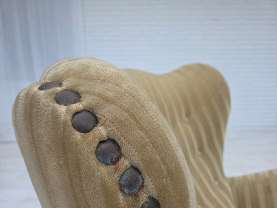 Image 1 of Dänischer Sessel aus den 1960er Jahren, hellgrüner Möbelveloursbezug, Buchenholz.