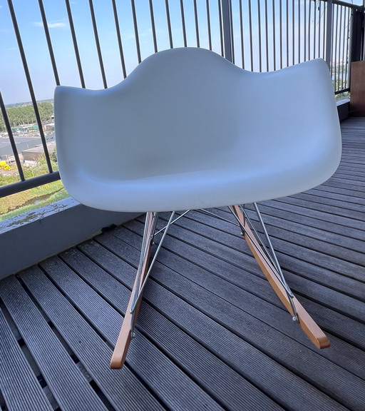 Vitra Eames Rar Rocking Chair