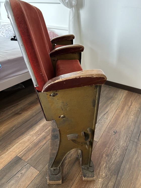 Image 1 of Retro-Kino-/Theaterstühle/-stühle