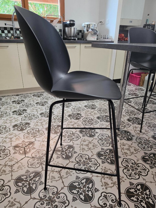5 Sgabelli da bar Beetle di GUBI – barkrukken, Plastic, Metal (photo 2 of 5)