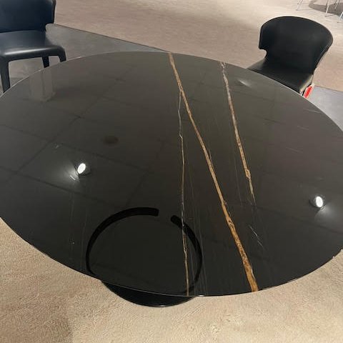 Image 1 of Knoll Saarinen dining table - Ø137