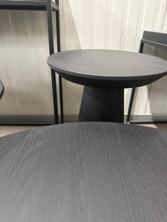 Image 1 of Tables basses en chêne massif noir