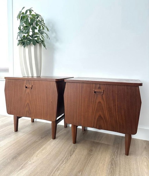 (1 di 2) Bellissimi comodini vintage danesi