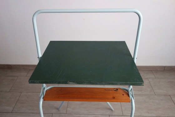 Image 1 of Pizarra escolar plegable antigua de la década de 1960.