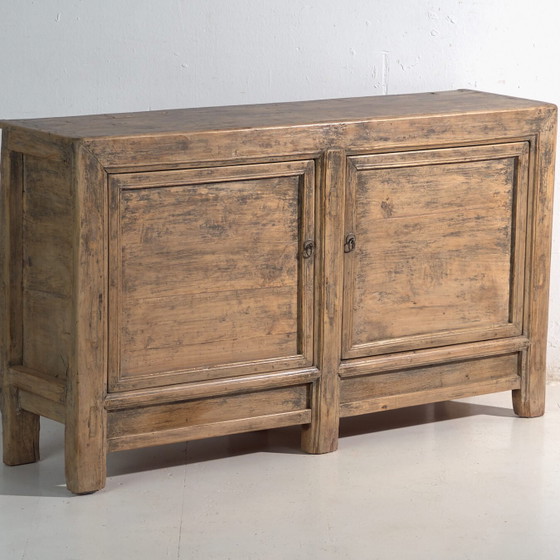 Antikes niedriges Sideboard aus Kiefernholz mit zwei Türen – China, ca. 1930 – Buffetschränke (photo 4 of 40)