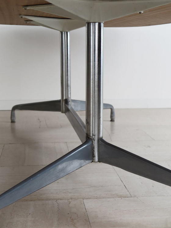 Tavolo grande in legno e alluminio di Charles & Ray Eames per Herman Miller, anni '60 – Lampade da tavolo (photo 20 of 23)