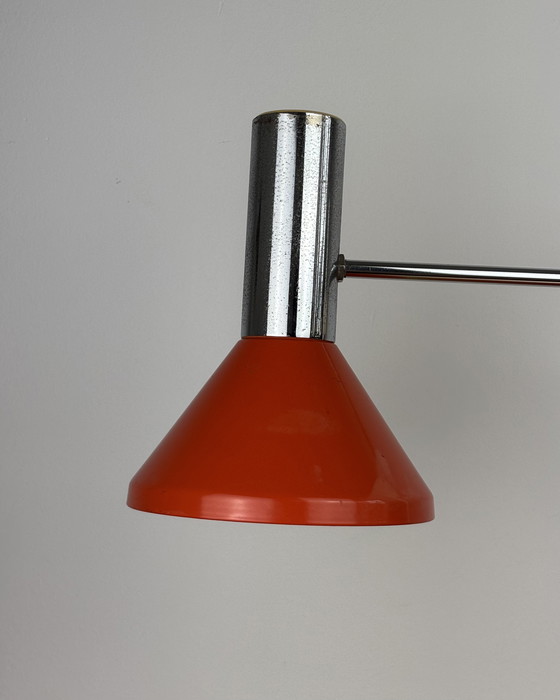 Image 1 of Lampada da tavolo vintage regolabile in metallo arancione e alluminio di Richard Essig, metà secolo, anni '70, cromata, era 