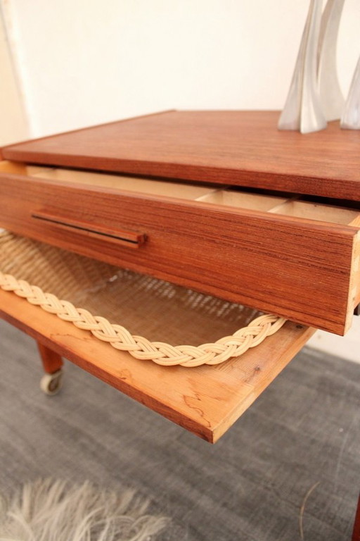 p.b.j. Mobler Table d'appoint / boîte à couture danoise des années 1960 en teck