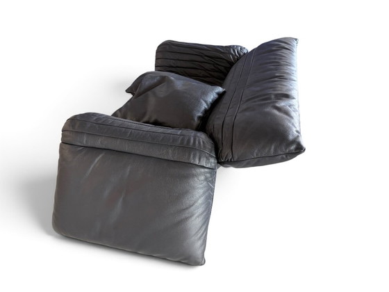 De Sede DS-142 – Designer sofa from a Swiss manufacturer – Leather, Metal (photo 4 of 11)