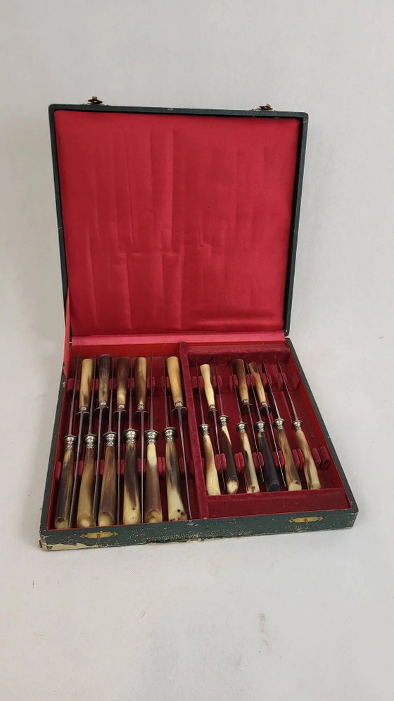 20 coltelli da tavola con lame in acciaio e manici in corno – Set di posate, polished steel, Metallo, Art Deco (photo 4 of 6)