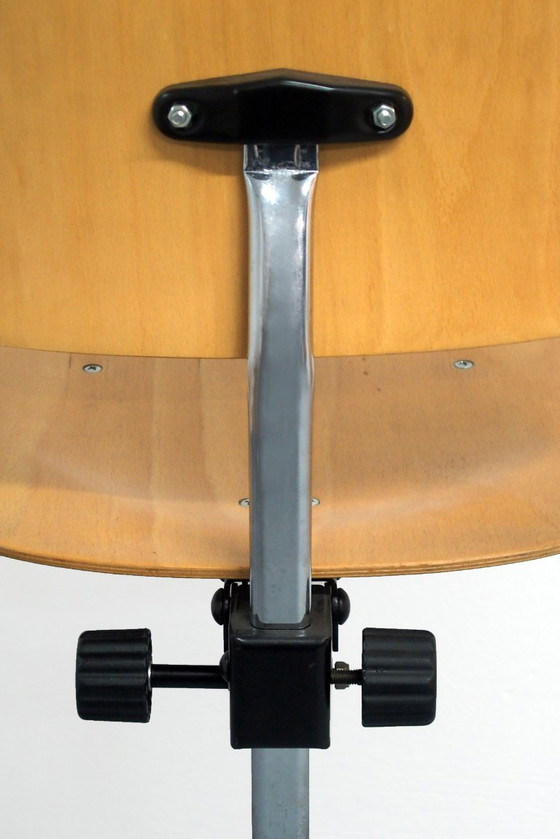 Silla de trabajo SCORE – Sillas giratorias, Wood (photo 6 of 10)