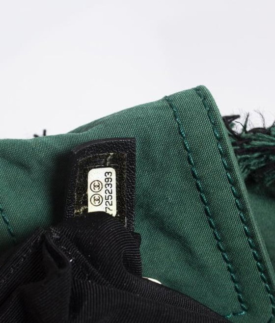 Image 1 of Borsa Chanel in tela trapuntata verde
