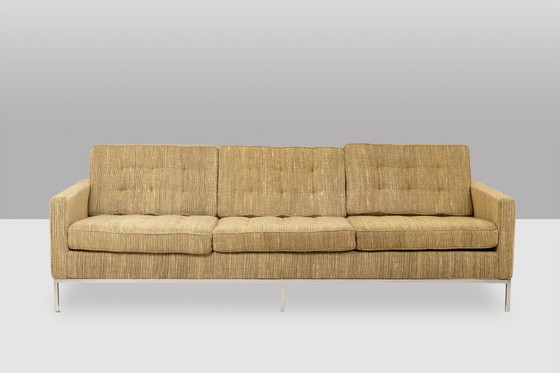 Image 1 of Florence Knoll, voor Knoll. Sofa en twee fauteuils. Jaren 60-70.