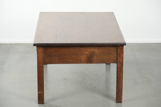 Image 1 of Antieke Engelse salontafel van eikenhout uit de 20e eeuw met twee lades