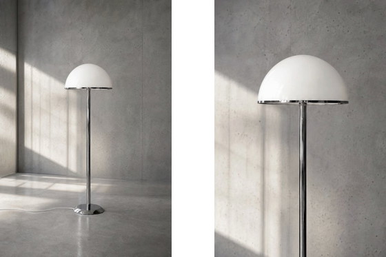 Image 1 of Vintage Zweedse vloerlamp van chroom en wit acryl van Nybro Armaturfabrik, jaren 70.