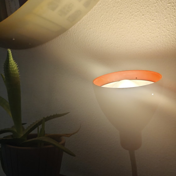 Image 1 of Lampe col de cygne rouge vintage IKEA Postmoderne – Applique ou lampe de table – Design scandinave années 90