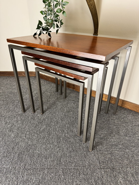 Image 1 of Set van 3 vintage bijzettafels – metaal & hout – mid-century stijl