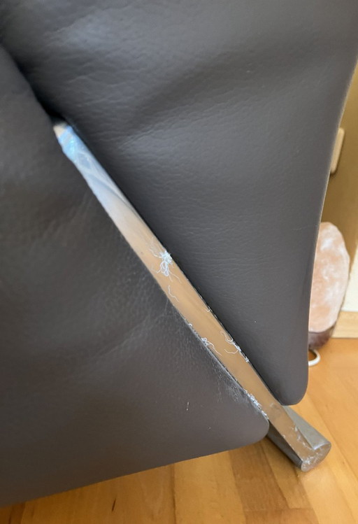 Sillón de diseño Rolf Benz tipo 322 de cuero color topo