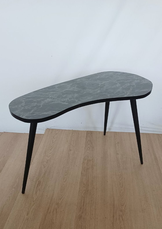 Image 1 of Vijftiger jaren niervormige tafel
