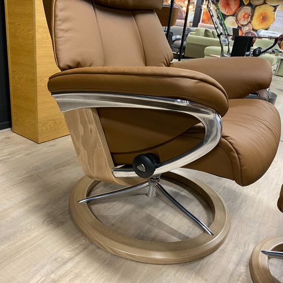 Image 1 of Stressless Ruby medium recliner with footstool