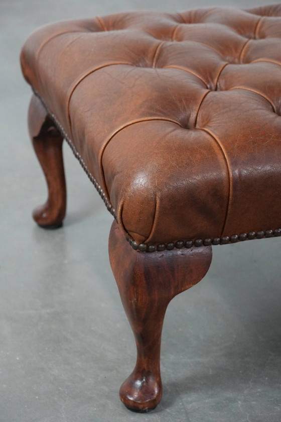 Image 1 of Elegante reposapiés Chesterfield de piel de vacuno