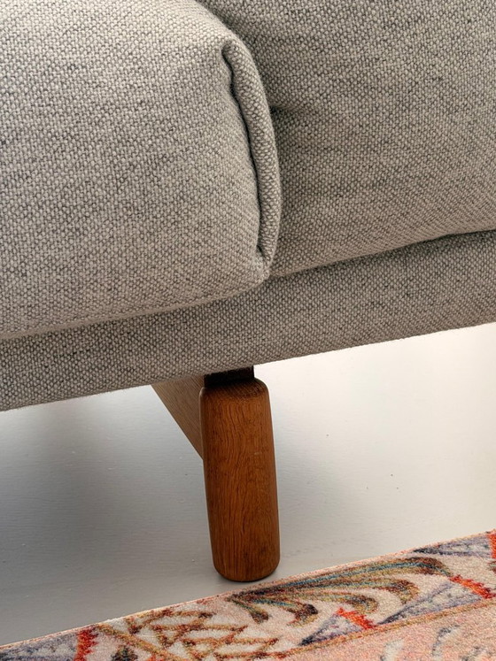 Muuto Rest 3,5-Sitzer – 3-5 Sitzer Sofas, Wolle, Holz (photo 5 of 6)