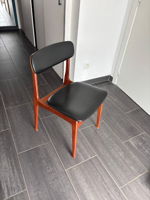 Dänisches Midcentury - 6 Esszimmerstühle aus Holz und schwarzem Skai-Bezug