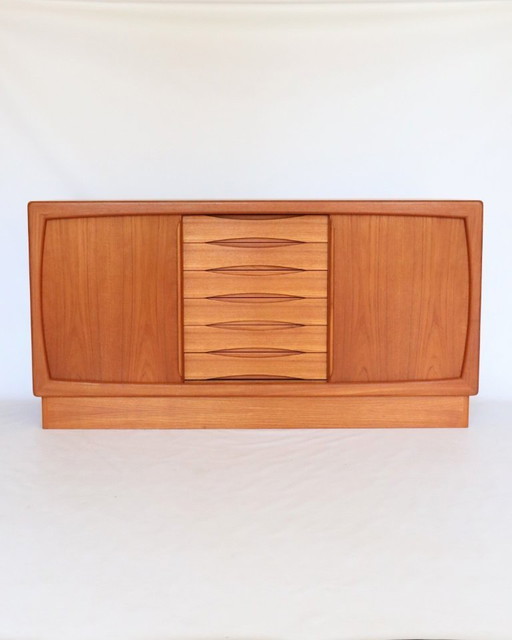 Dyrlund sideboard wall cupboard teak