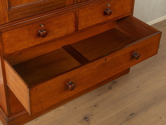 Image 1 of Armoire à linge des années 1840, meuble de buanderie, vintage