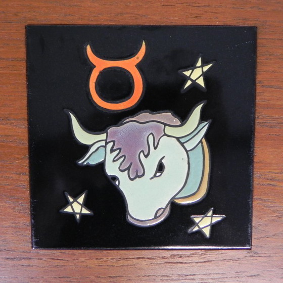 Image 1 of Tavolino vintage, portagiornali con piastrella di Hemiksem, anni '50