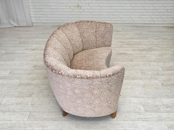 Image 1 of Sofá danés de dos plazas "Banana" de la década de 1970, tapizado original en terciopelo verde claro/gris.