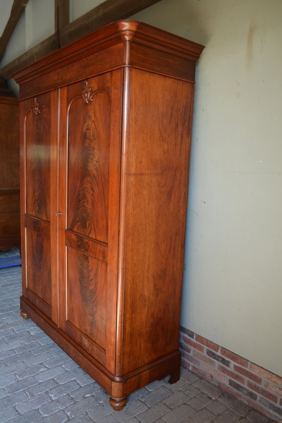 Image 1 of Antieke mahonie houten kledingkast, garderobekast.