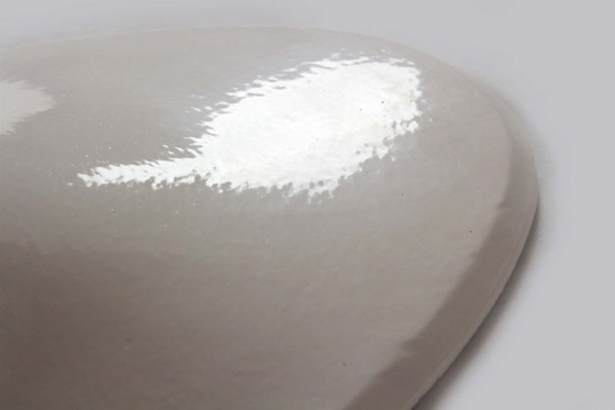 Image 1 of Tavolino da caffè ovale Tulip in noce restaurato, stile Mid-Century Modern di Dřevotvar, anni '60