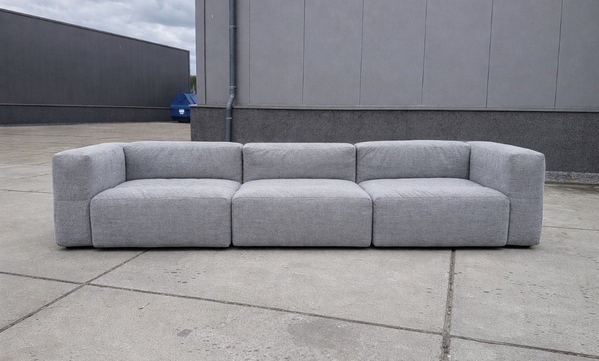 VICCARBE ヴィッカルベ　パフ　オットマン Viccarbe Savina Modular Design Sofa by Victor Carrasco | €2,995