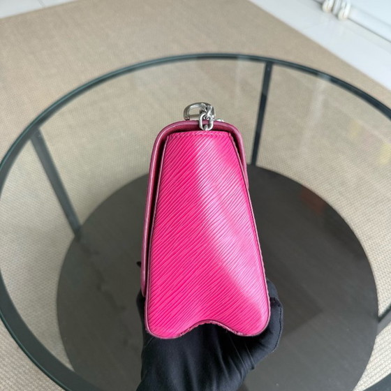 Image 1 of LOUIS VUITTON TWIST MEDIUM MM - CUIR ÉPI ROSE FERMOIR ARGENTÉ