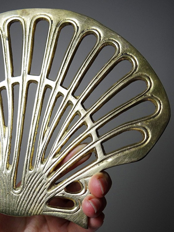 Image 1 of Dessous De Plat Vintage Style Art Nouveau, Coquillage, St Jacques Laiton Ajouré