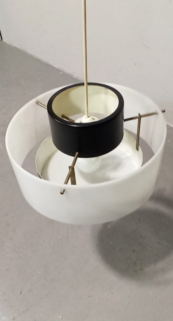 Image 1 of Lampada a sospensione moderna di metà secolo in bianco e nero