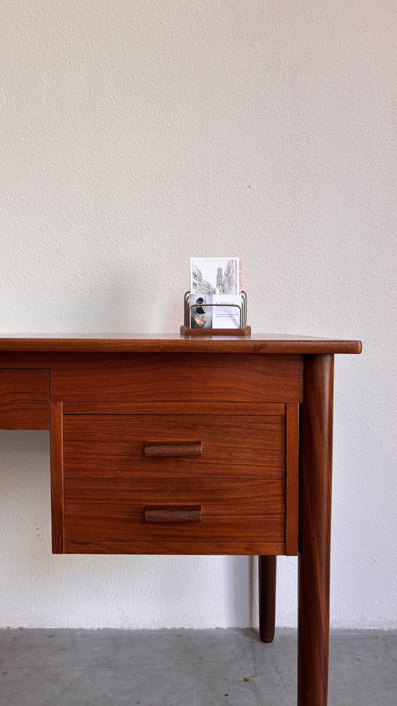 Image 1 of Vintage Deens bureau teak