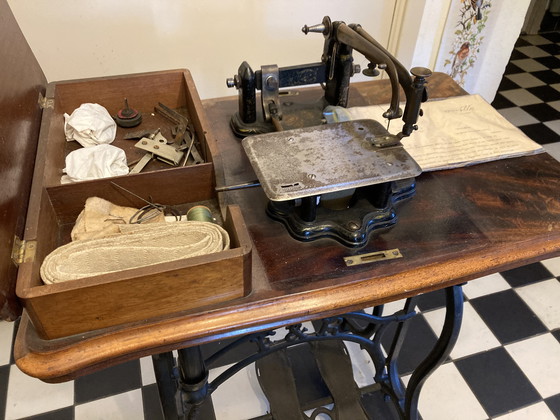 Image 1 of Antique step sewing machine from 1873