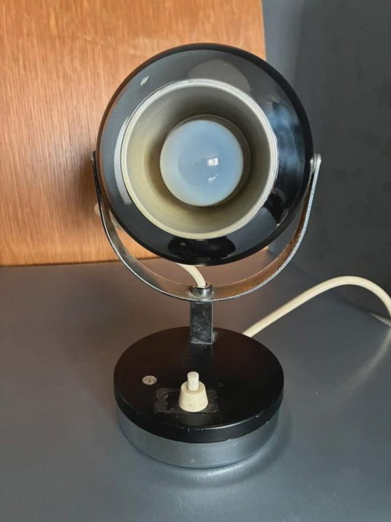 Lámpara de mesa Space Age Eyeball, Foco ajustable cromado y negro (años 60), Lámparas de mesa, Metal, 1960 (foto 2 de 7)