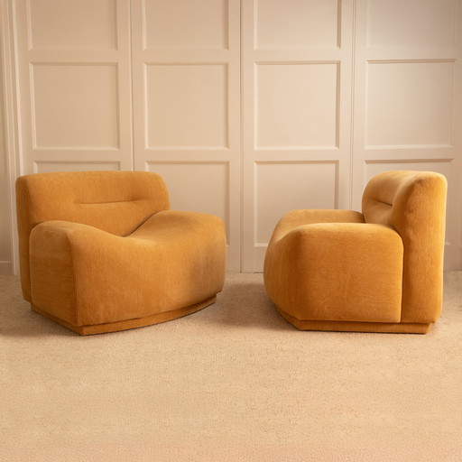Pair of Wavy Armchairs - Italy 1970s