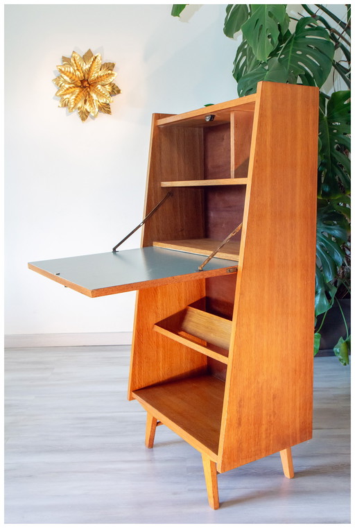 Secretary 60-70 with "Aileron" profile