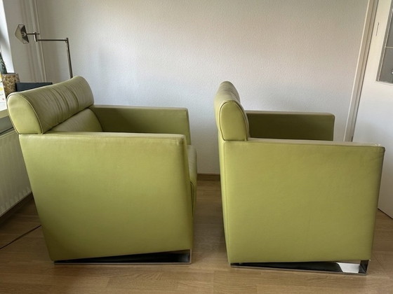 Image 1 of Ensemble de 2 fauteuils Artanova – Design suisse – Cuir vert citron de haute qualité